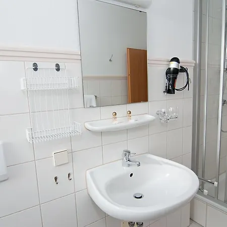 Vitalhotel Weisse Elster Бад-Эльстер